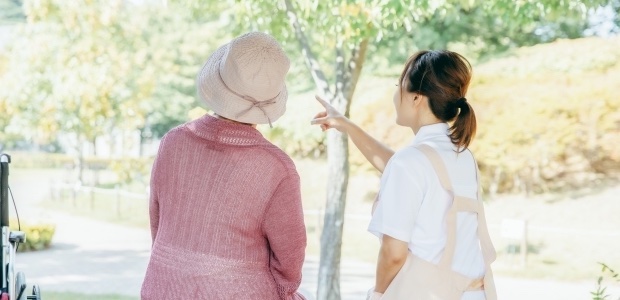 短期入所　お散歩　休憩